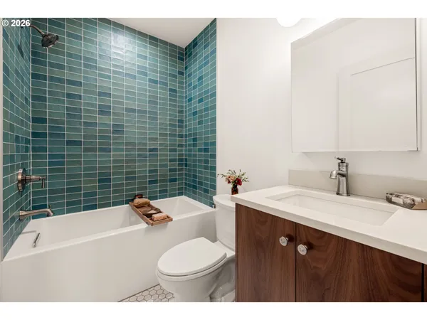 $1,225,000 | 2606 Southeast 16th Avenue, Portland, OR 97202