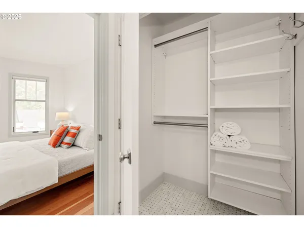 $1,225,000 | 2606 Southeast 16th Avenue, Portland, OR 97202