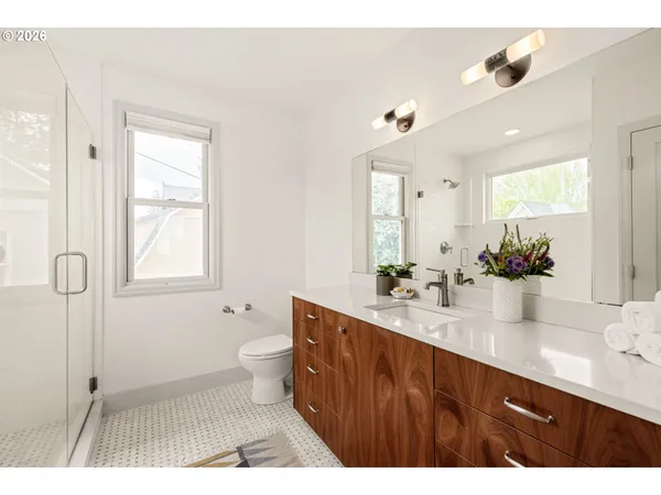 $1,225,000 | 2606 Southeast 16th Avenue, Portland, OR 97202