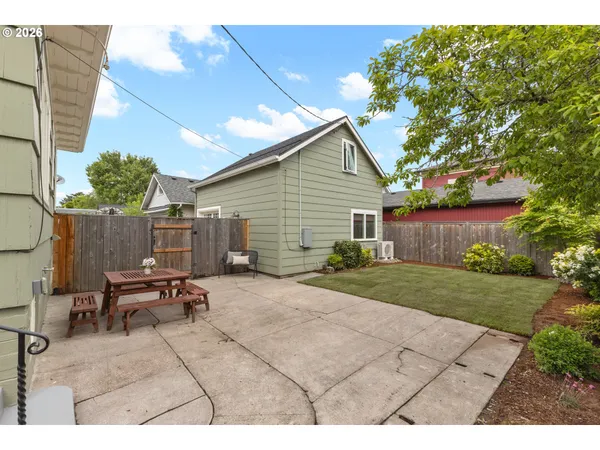 $1,225,000 | 2606 Southeast 16th Avenue, Portland, OR 97202