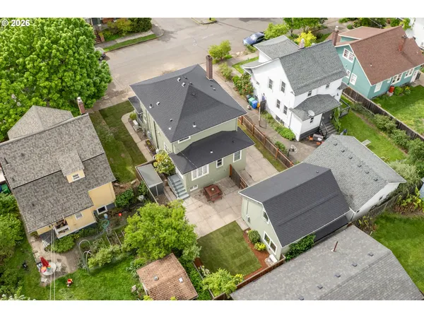 $1,225,000 | 2606 Southeast 16th Avenue, Portland, OR 97202