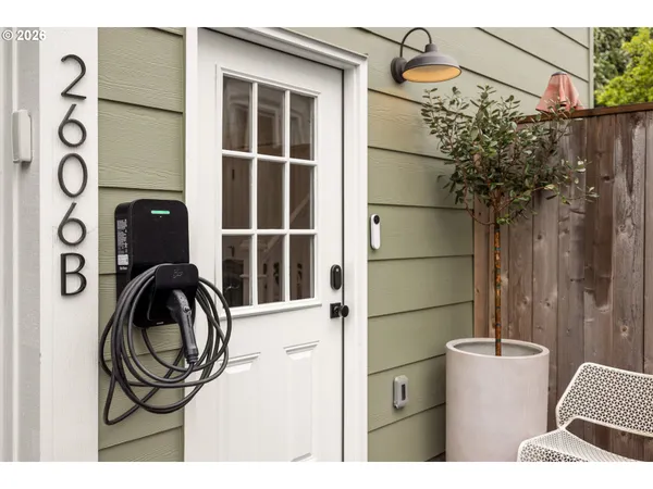 $1,225,000 | 2606 Southeast 16th Avenue, Portland, OR 97202