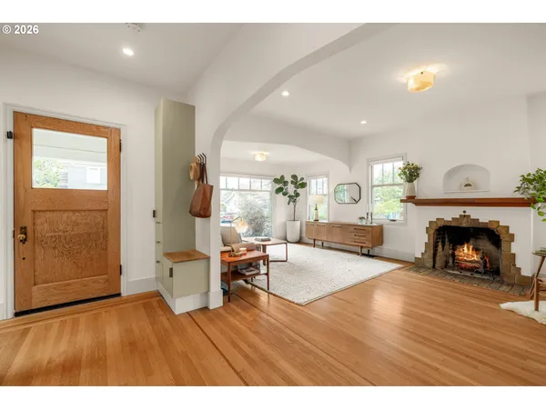 $1,225,000 | 2606 Southeast 16th Avenue, Portland, OR 97202