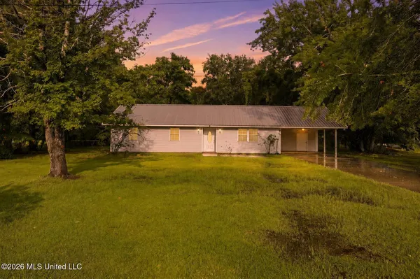 $249,000 | 867 1/2 Washington Street, Bay St. Louis, MS 39520