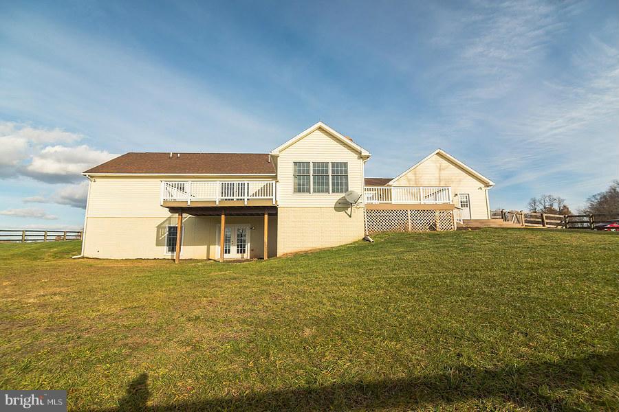 6773 Dickerson Road Dickerson, MD 20842 - Photo 23 of 28 Exterior (Rear)