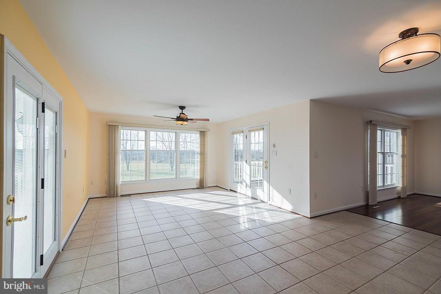 6773 Dickerson Road Dickerson, MD 20842 - Photo 5 of 28 Interior (General)