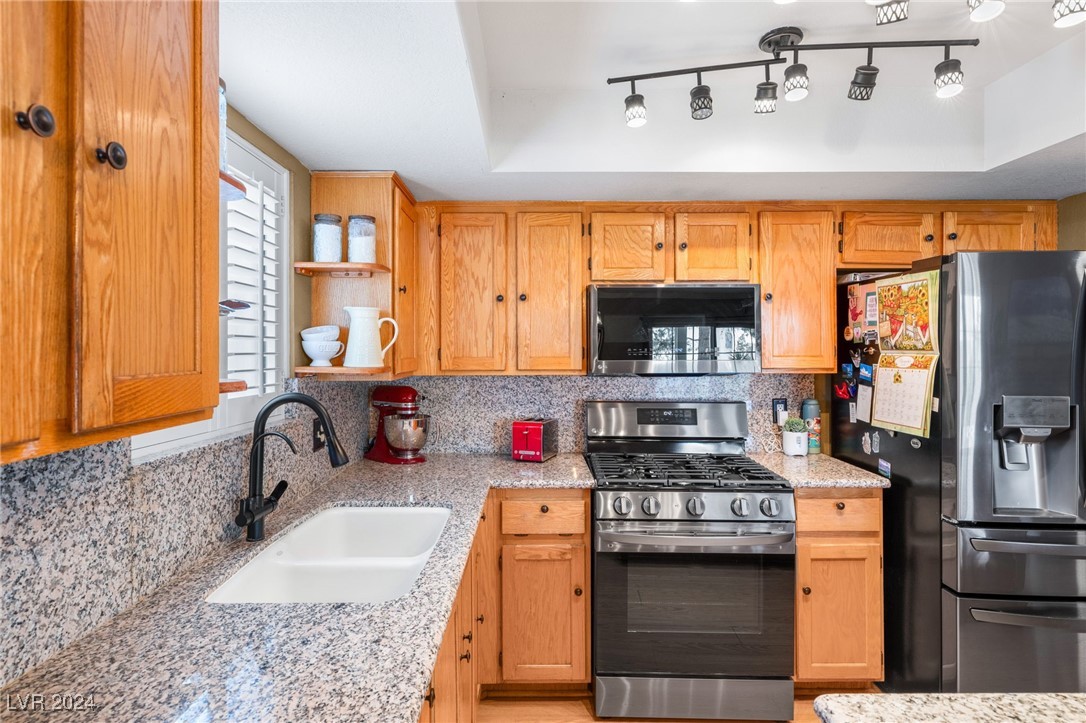 2316 Loggerhead Road Las Vegas, NV 89117 - Photo 11 of 35 All Appliances Transfer with the Sale of the Property