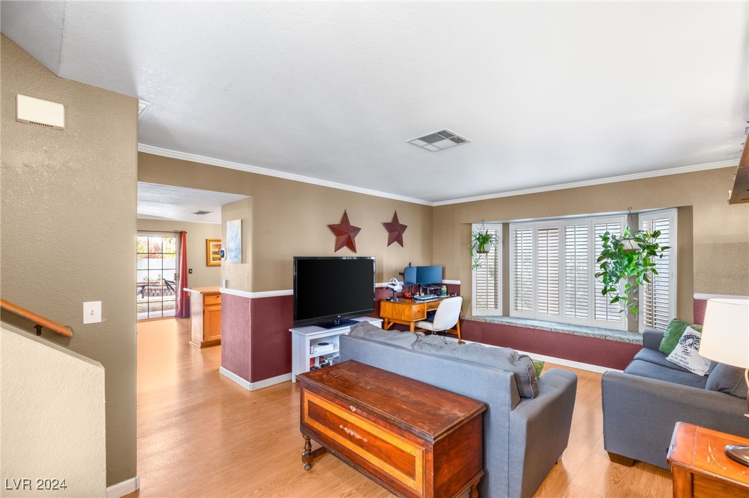 2316 Loggerhead Road Las Vegas, NV 89117 - Photo 5 of 35 Formal Living Room with Large Bay Window with a Window Seat