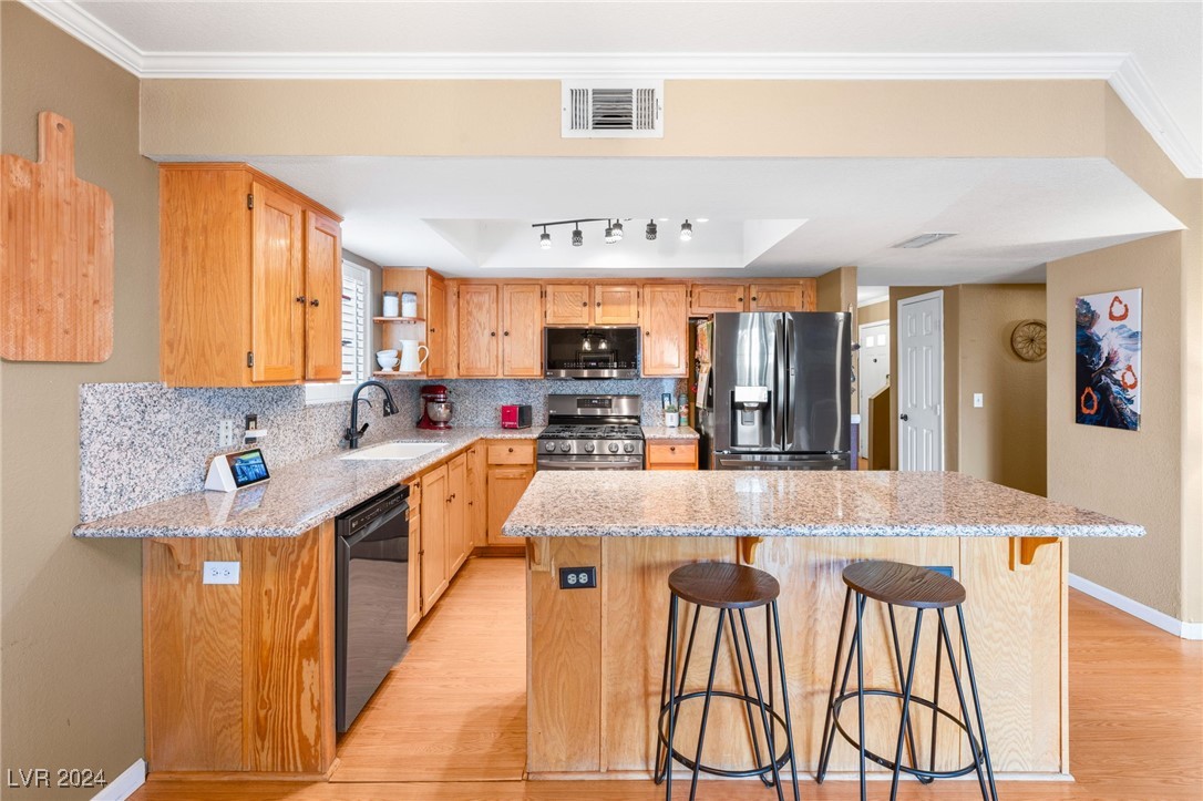 2316 Loggerhead Road Las Vegas, NV 89117 - Photo 9 of 35 Granite Countertops and Kitchen Appliances That Are Less Than One Year Old
