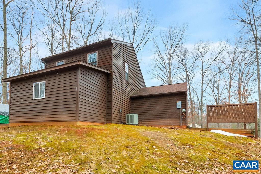 88 Rose Road Ruckersville, VA 22968 - Photo 33 of 34 a front view of house with yard