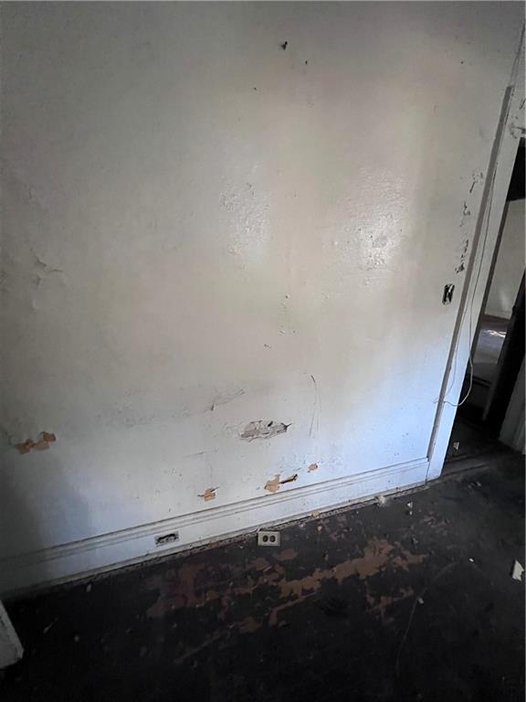 554 Nelson Street Macon, GA 31206 - Photo 22 of 37 a view of an empty room