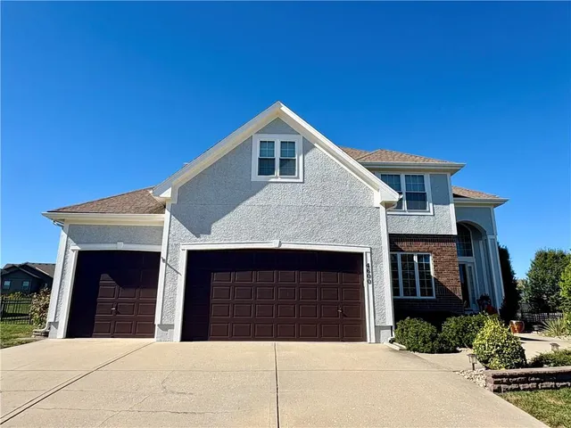 $539,500 | 4600 Southwest Admiral Byrd Drive, Lee's Summit, MO 64082