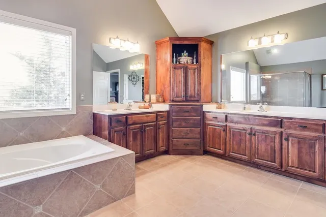 $539,500 | 4600 Southwest Admiral Byrd Drive, Lee's Summit, MO 64082