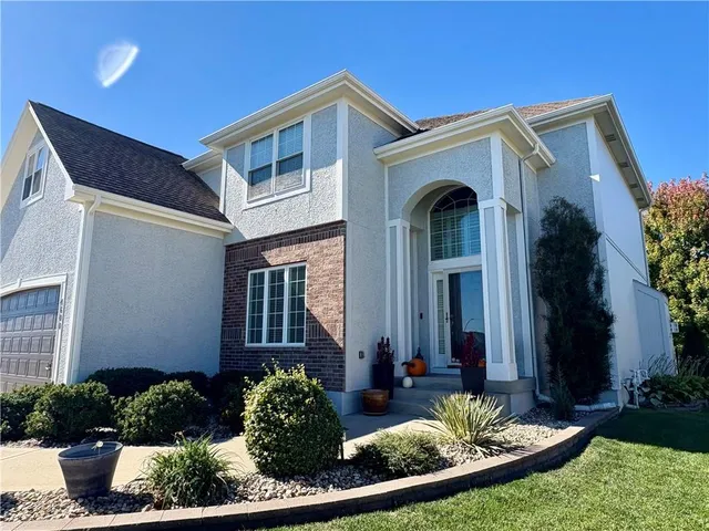 $539,500 | 4600 Southwest Admiral Byrd Drive, Lee's Summit, MO 64082