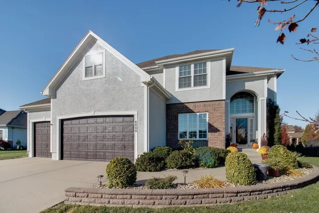 $539,500 | 4600 Southwest Admiral Byrd Drive, Lee's Summit, MO 64082