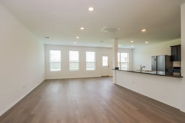 $1,870 | 18940 Caney Frst Drive, New Caney, TX 77357