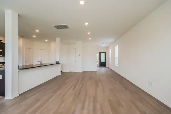 $1,870 | 18940 Caney Frst Drive, New Caney, TX 77357