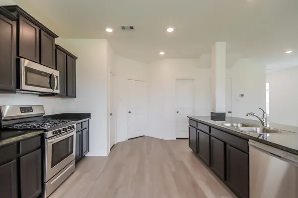 $1,870 | 18940 Caney Frst Drive, New Caney, TX 77357