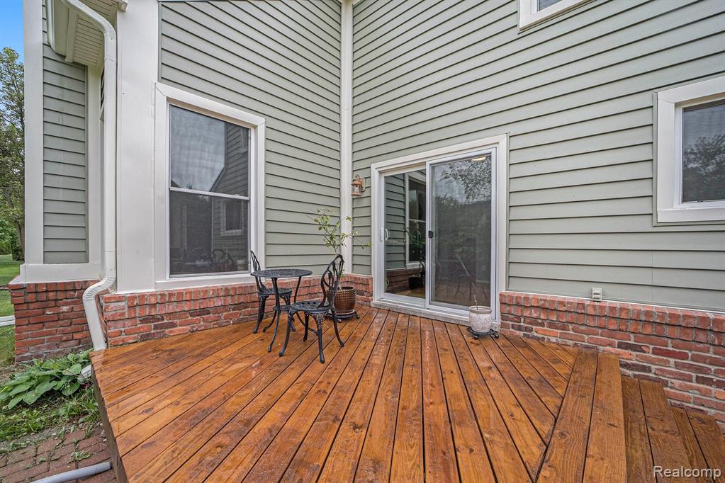 24386 Ridgeview Drive Farmington Hills, MI 48336 - Photo 8 of 42