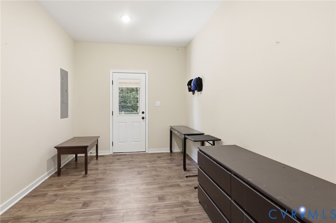 13020 Elmont Road Ashland, VA 23005 - Photo 24 of 56 HUGE mudroom with front porch and garage access.