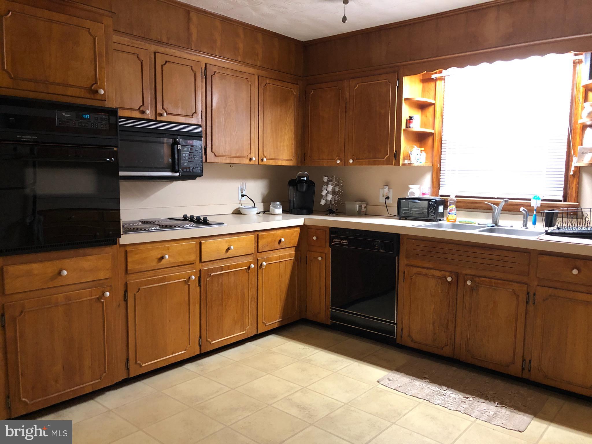5331 Partlow Road Partlow, VA 22534 - Photo 3 of 14 Kitchen