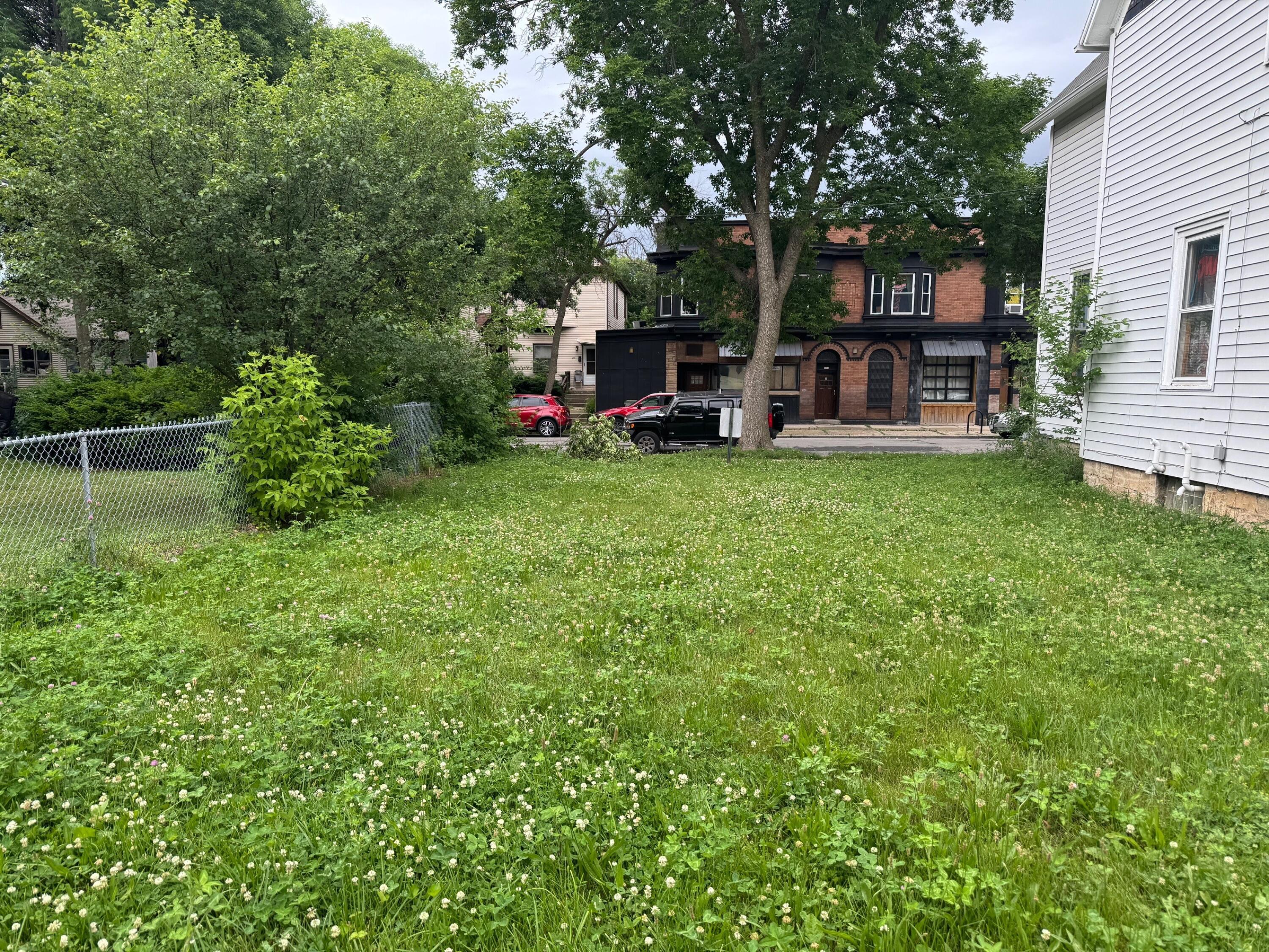 234 North 36th Street Milwaukee, WI 53208 - Photo 4 of 4 234 N 36th St 1