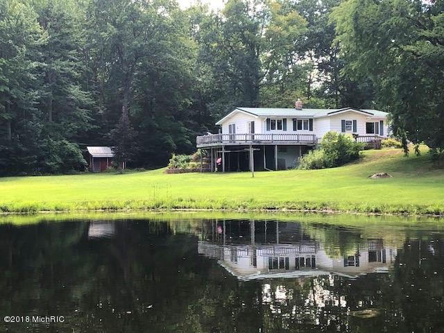 8912 North Pine Grove Road Vestaburg, MI 48891 - Photo 1 of 34