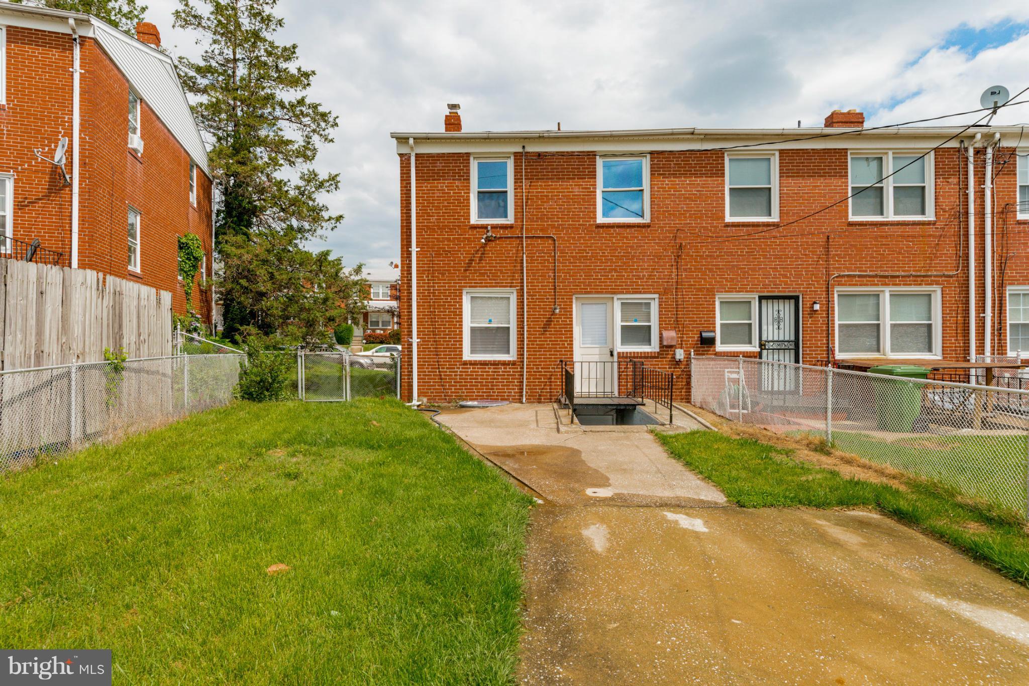 1229 Silverthorne Road Baltimore, MD 21239 - Photo 29 of 30 Exterior (Rear)