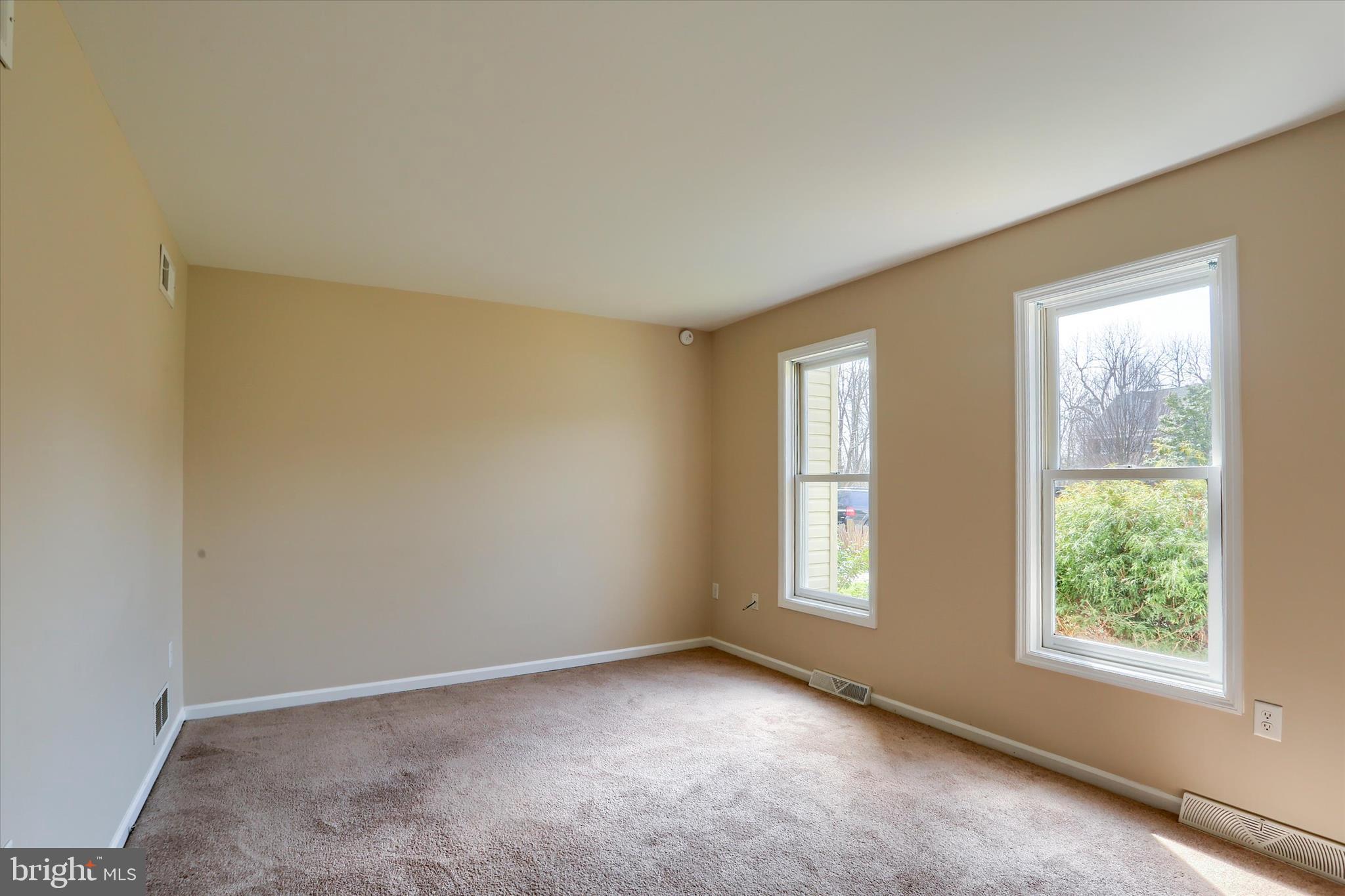 339 Cardinal Road Lititz, PA 17543 - Photo 6 of 33 Living Room