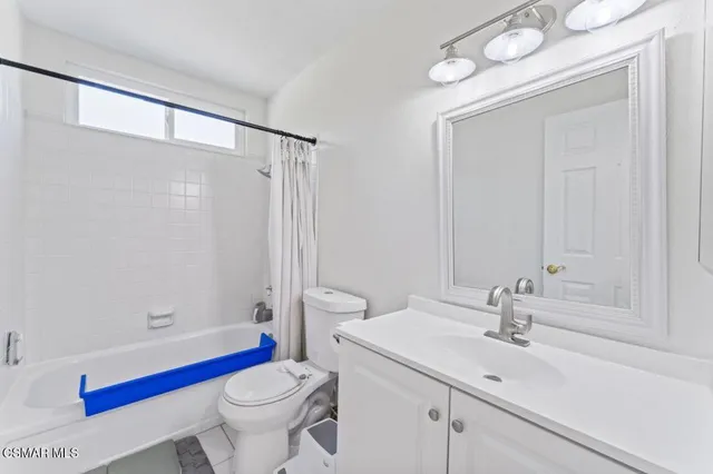 $899,999 | 559 Racquet Club Lane, Thousand Oaks, CA 91360