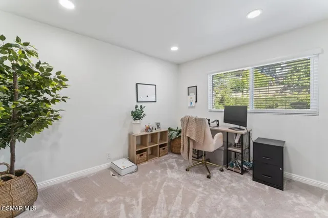 $899,999 | 559 Racquet Club Lane, Thousand Oaks, CA 91360