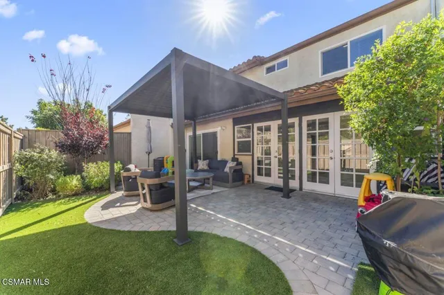 $899,999 | 559 Racquet Club Lane, Thousand Oaks, CA 91360