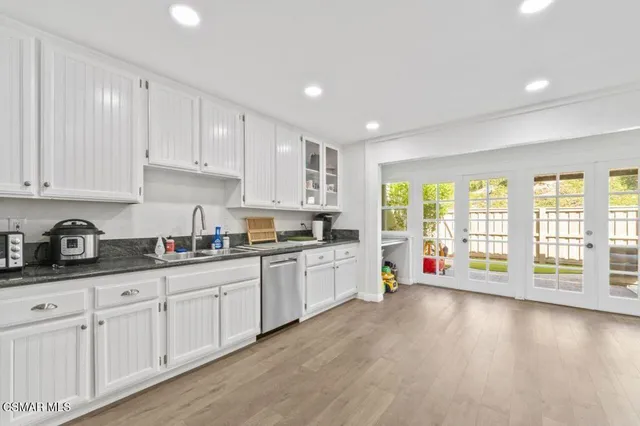 $899,999 | 559 Racquet Club Lane, Thousand Oaks, CA 91360