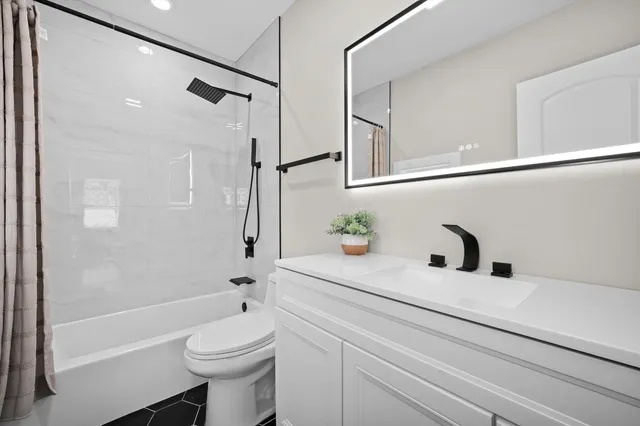 $424,900 | 8041 South Blackstone Avenue, Chicago, IL 60619