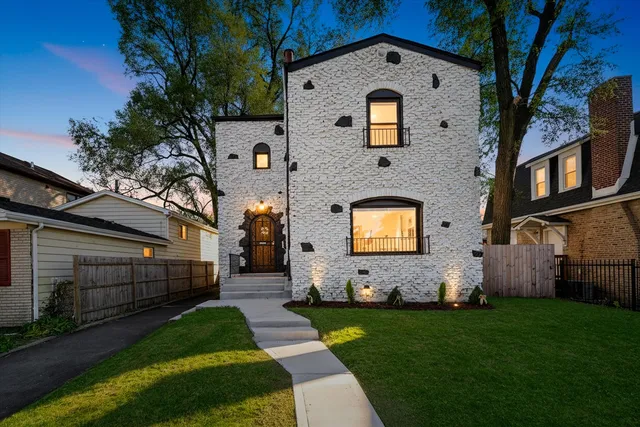 $424,900 | 8041 South Blackstone Avenue, Chicago, IL 60619