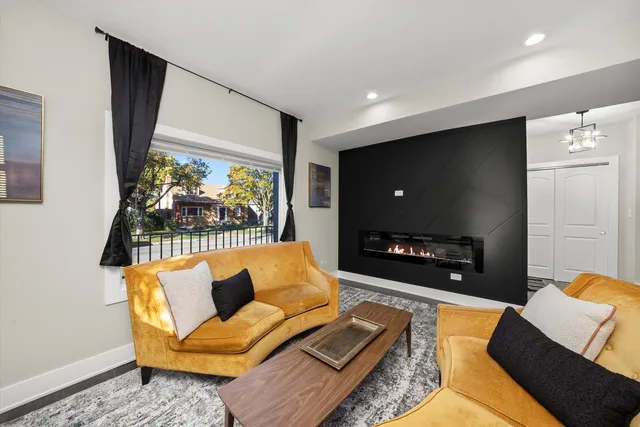 $424,900 | 8041 South Blackstone Avenue, Chicago, IL 60619