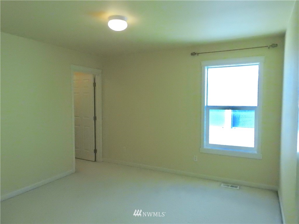 15327 145th Avenue Southeast Renton, WA 98058 - Photo 11 of 19 Gallery Image 11