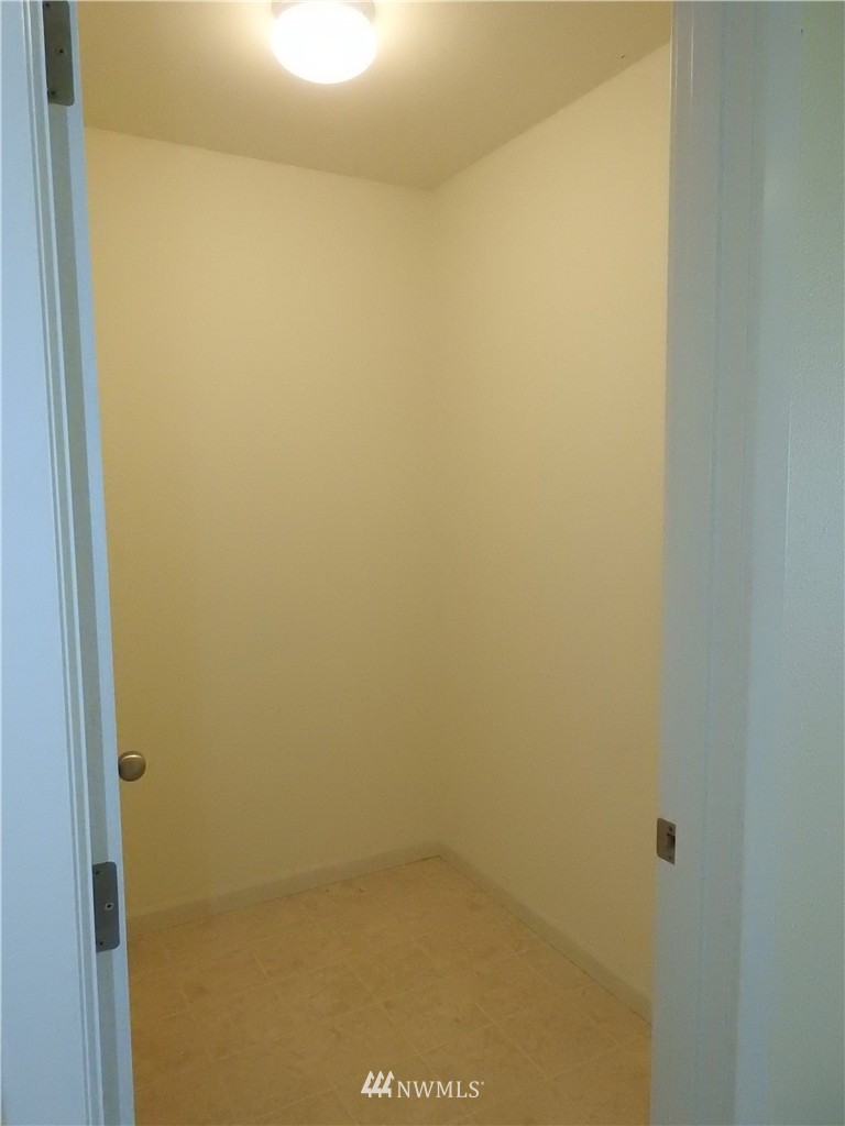 15327 145th Avenue Southeast Renton, WA 98058 - Photo 14 of 19 Gallery Image 14