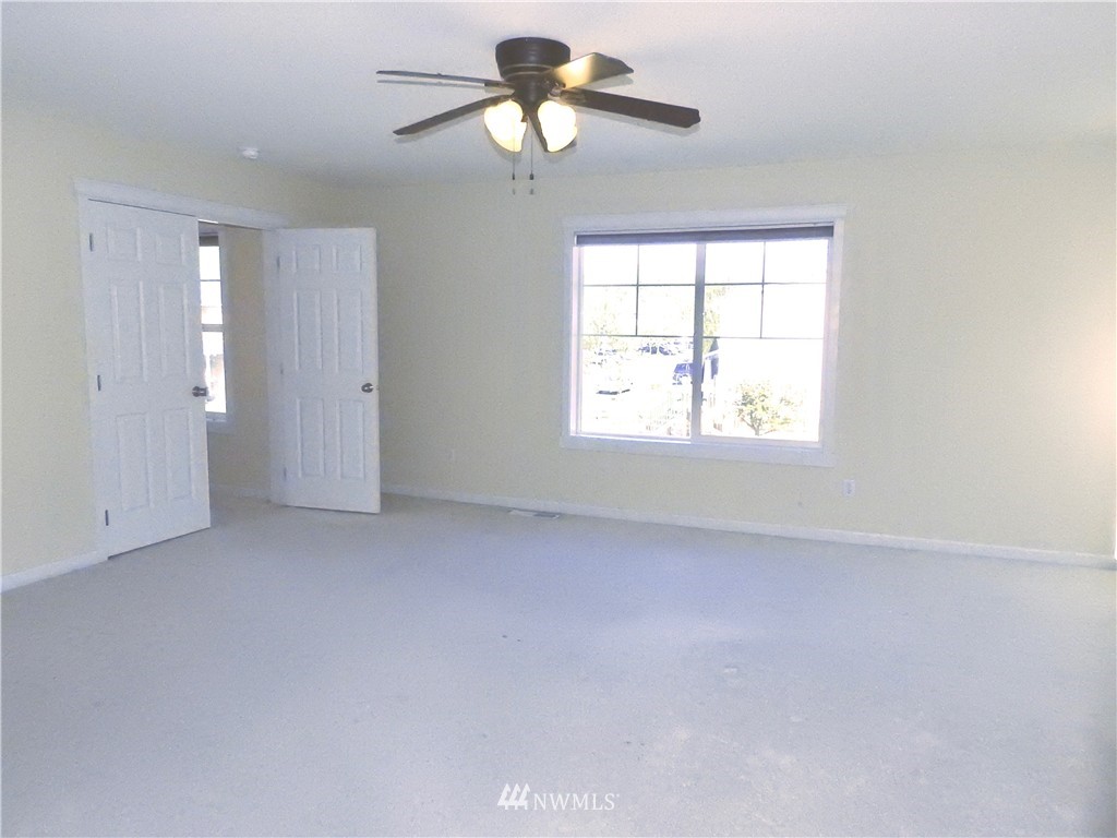 15327 145th Avenue Southeast Renton, WA 98058 - Photo 5 of 19 Gallery Image 5