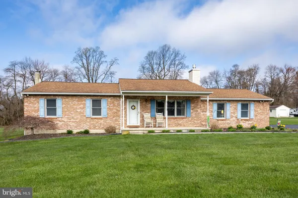 $425,000 | 28 Lobachsville Road, Fleetwood, PA 19522