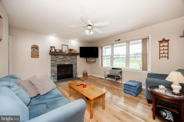 $425,000 | 28 Lobachsville Road, Fleetwood, PA 19522