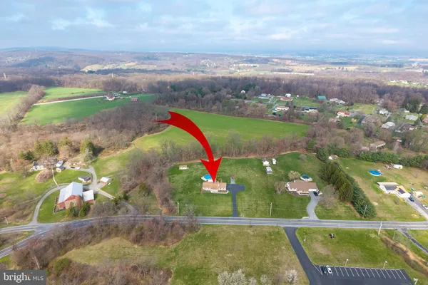 $425,000 | 28 Lobachsville Road, Fleetwood, PA 19522