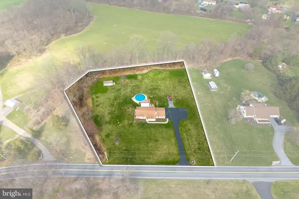 $425,000 | 28 Lobachsville Road, Fleetwood, PA 19522