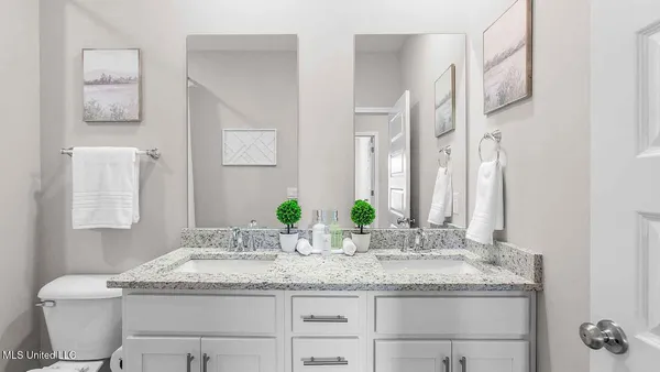 $329,900 | 206 Serenity Lk Drive, Pearl, MS 39208