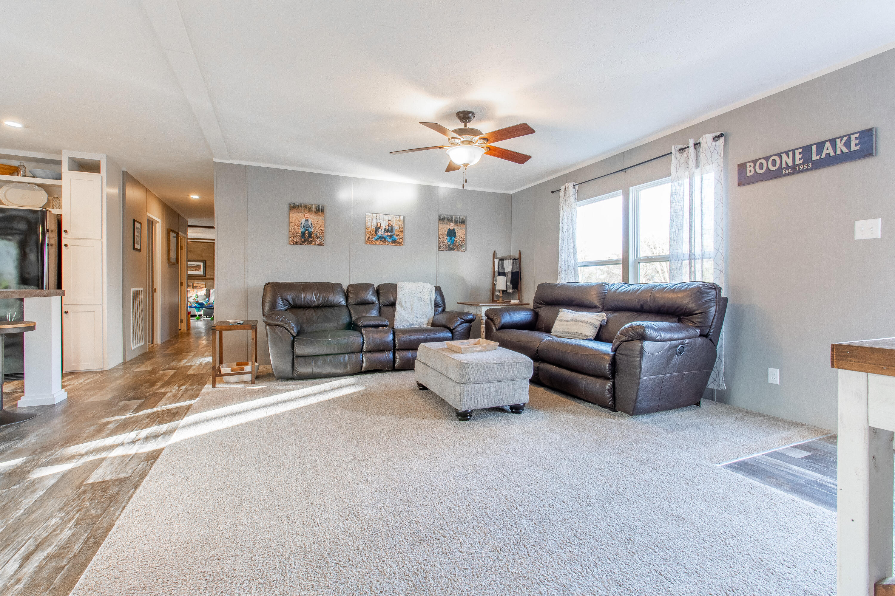 341 Haw Ridge Road Piney Flats, TN 37686 - Photo 30 of 71 Living room