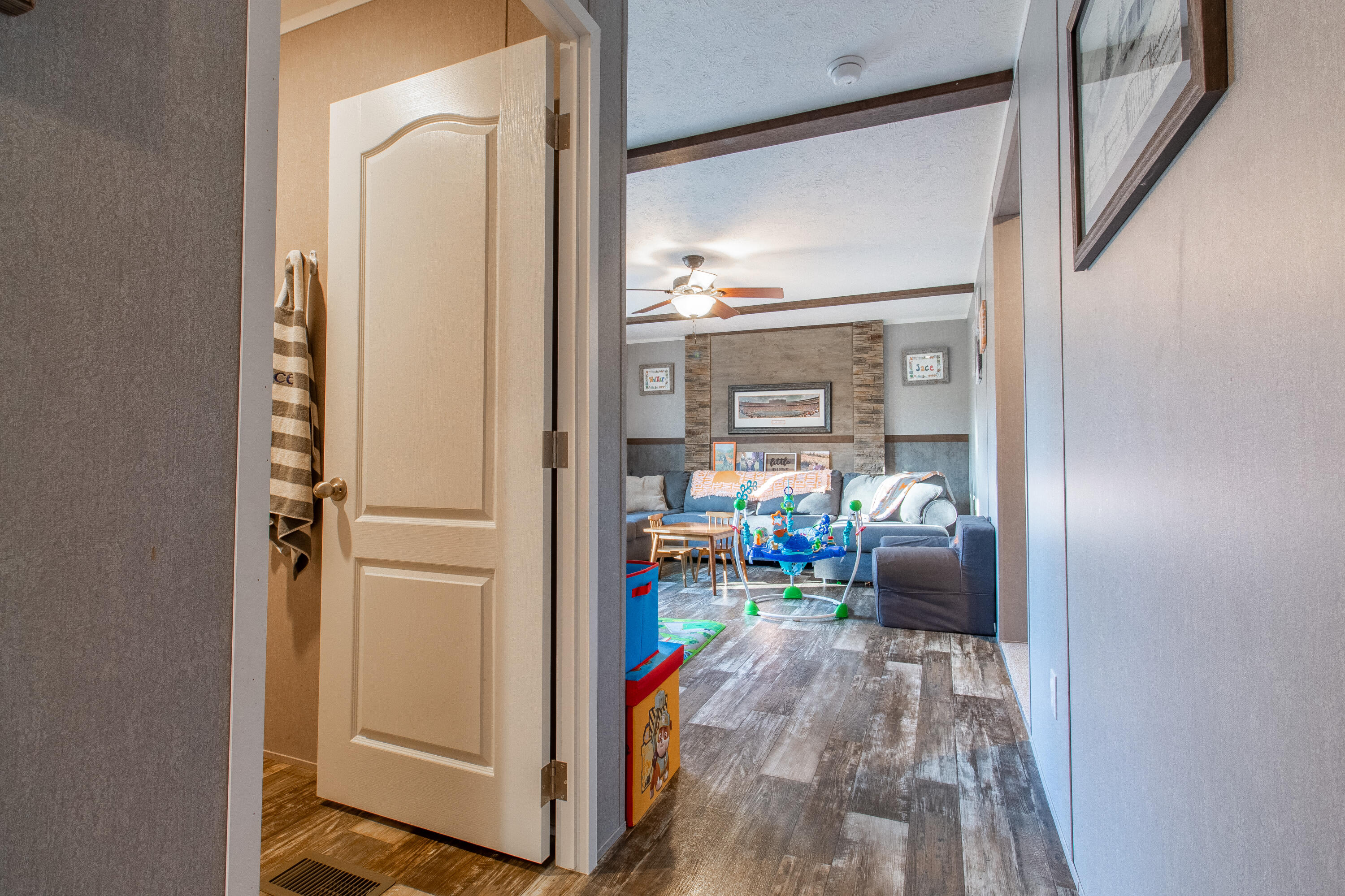 341 Haw Ridge Road Piney Flats, TN 37686 - Photo 44 of 71 Hall bath and den