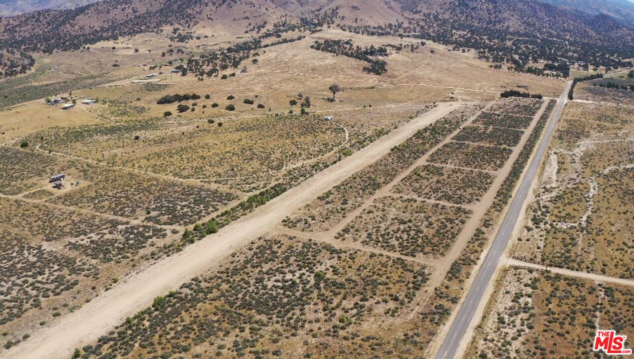 40535 Pamela Caliente, CA 93518 - Photo 17 of 22
