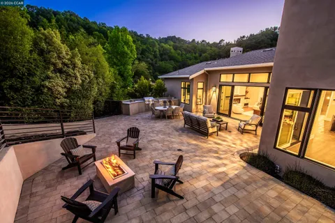 $3,980,000 | 84 Mossbridge Lane, Orinda, CA 94563