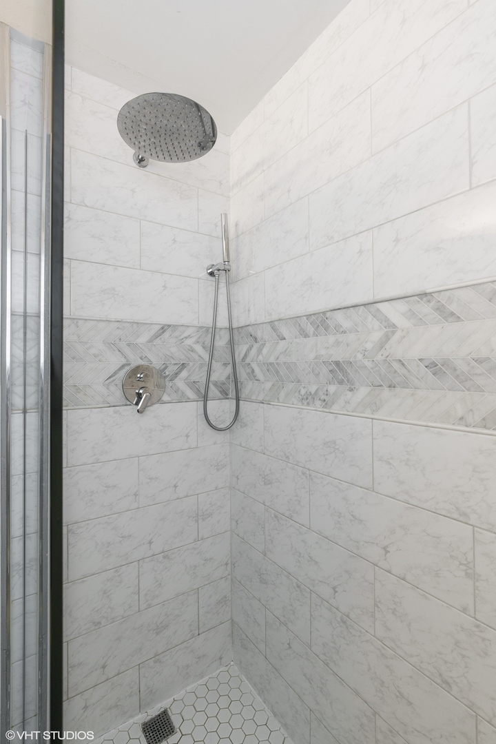 1754 West Augusta Boulevard, Unit 2 Chicago, IL 60622 - Photo 10 of 14 Gallery Image 10