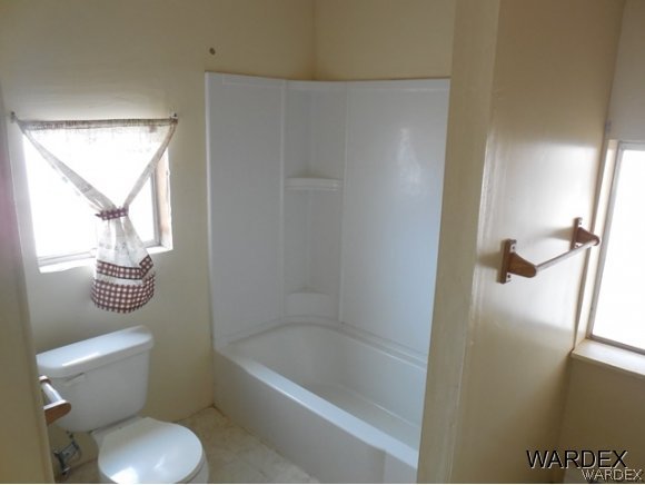 3630 South Elfrida Road Golden Valley, AZ 86413 - Photo 17 of 23 Guest Bathroom